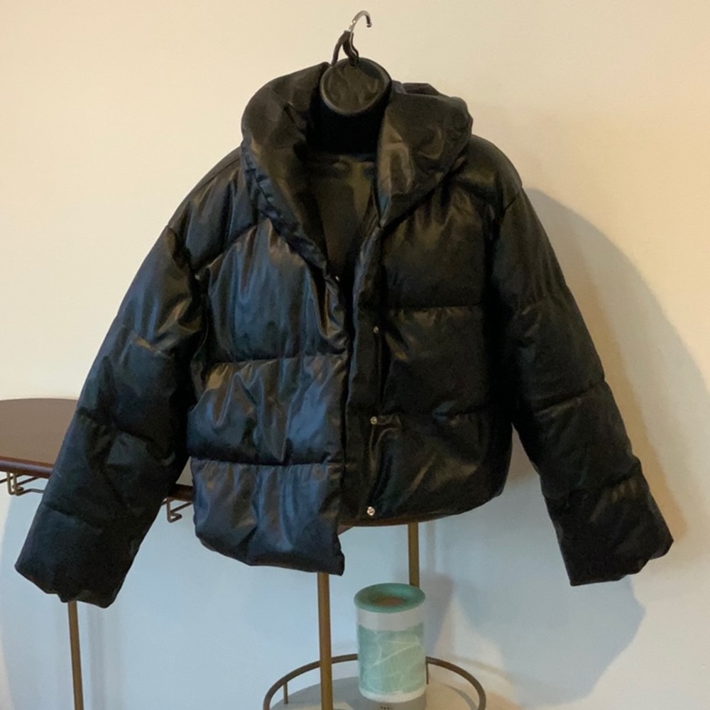 Zara cropped black winter jacket. Size m. With tags